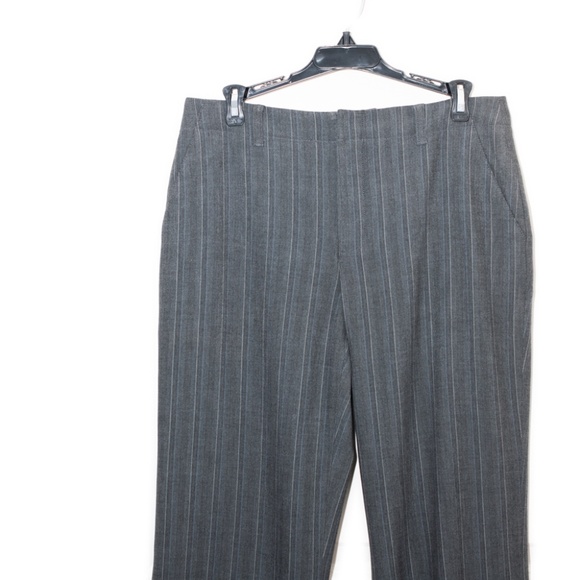 Eddie Bauer Blakely Fit Pin Stripe Gray Straight Leg Pants Size 8 - Picture 2 of 10